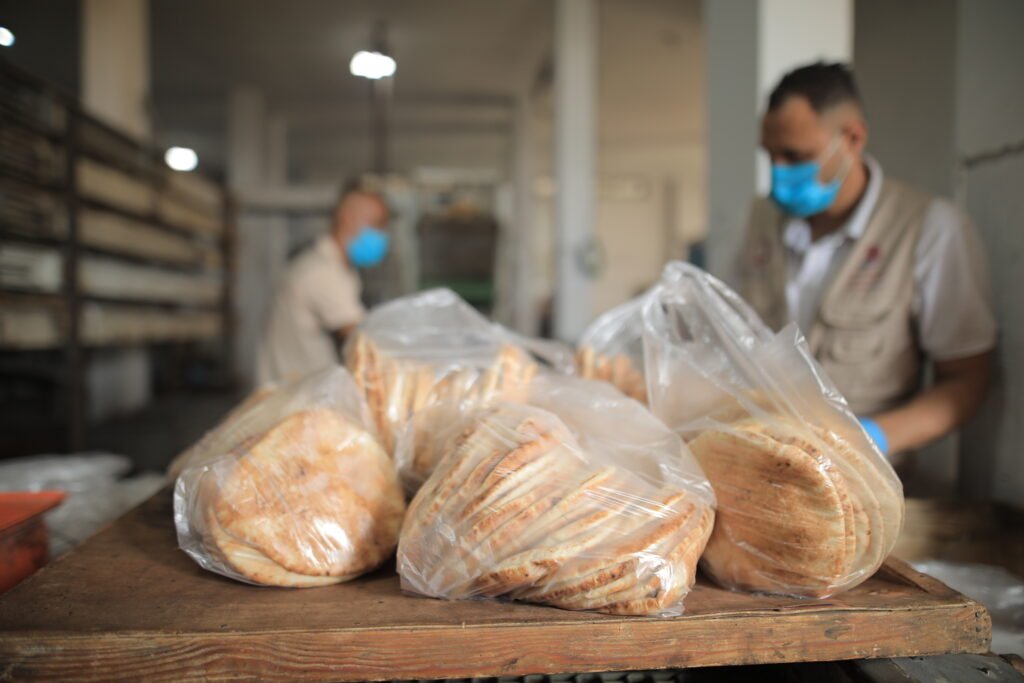 Fresh bread distribution