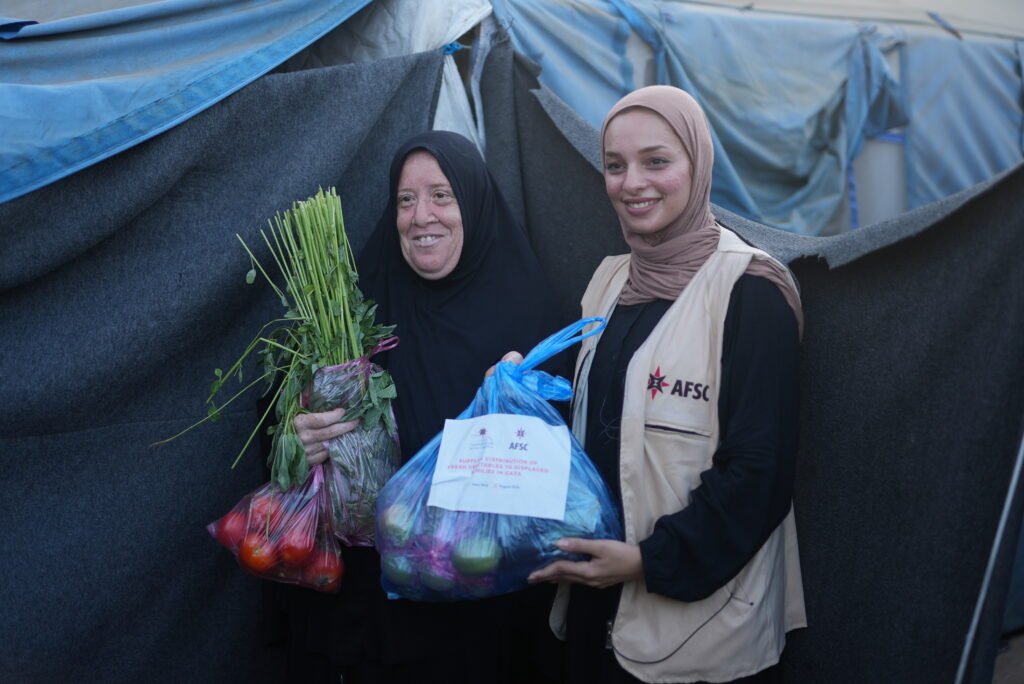 Distribution of vegetable baskets for the benefit of AFSC